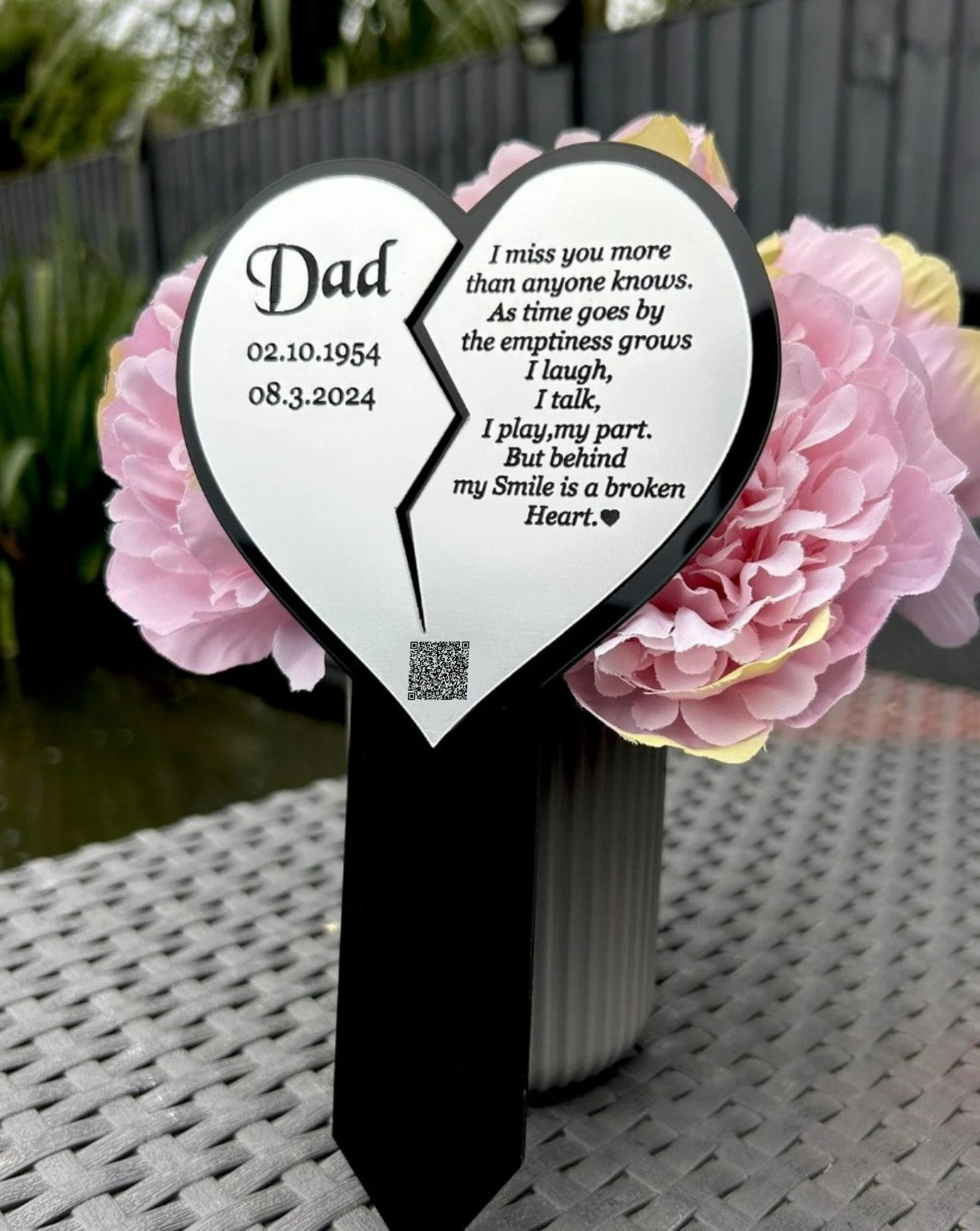 Personalised Memorial Plaque, Heart Garden Outdoors Plaques, Remembrance Sign, marker, Dad, Father, Mum, Pets Silver
