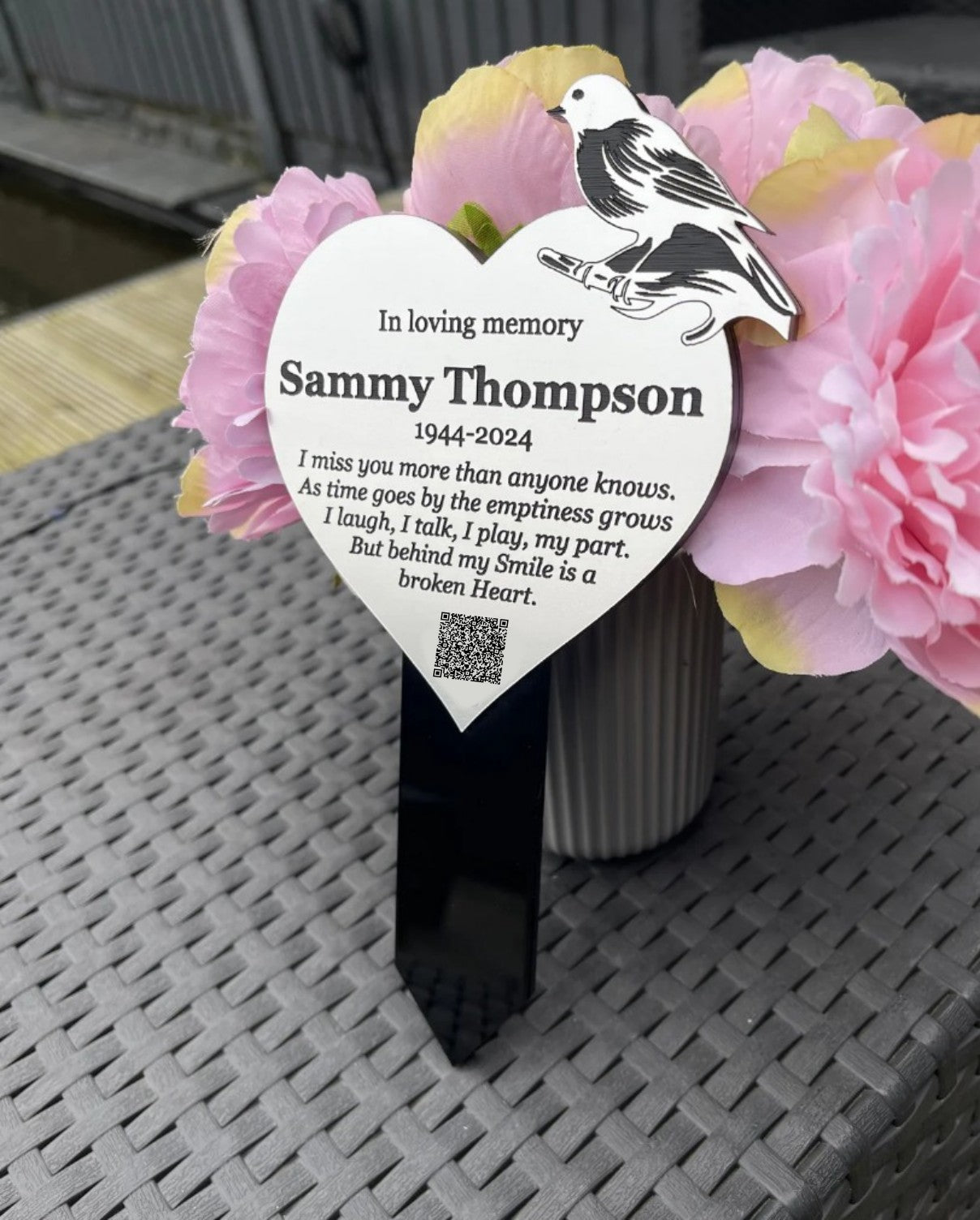 Robin Memorial Plaque, Garden Outdoors Plaques, Remembrance Sign, Graver marker